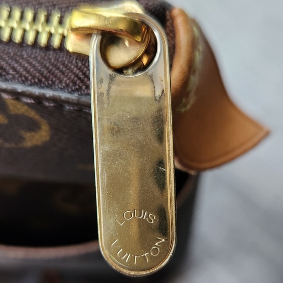 Authentic Louis Vuitton Monogram Totally MM - Picture 6 of 16